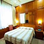 Hotel Dock 3*