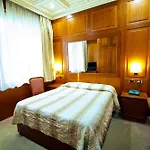 Hotel Dock 3*
