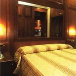 Dock Hotel