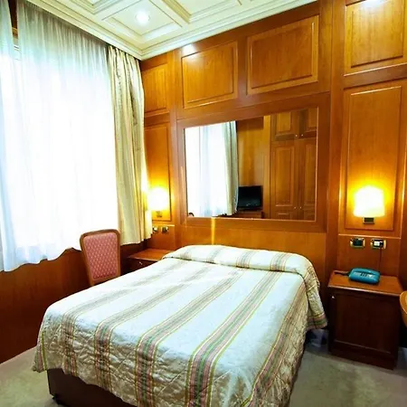 Hotel Dock 3*