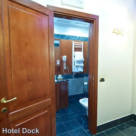 Hotel Dock 3*