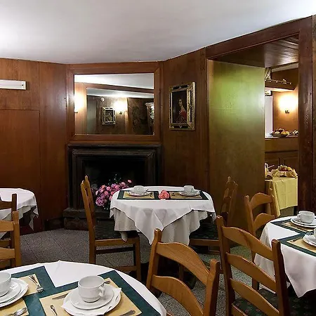 Dock Hotel